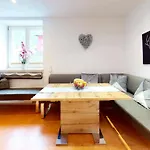Haus Isabella - *