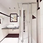 Haus Isabella - *